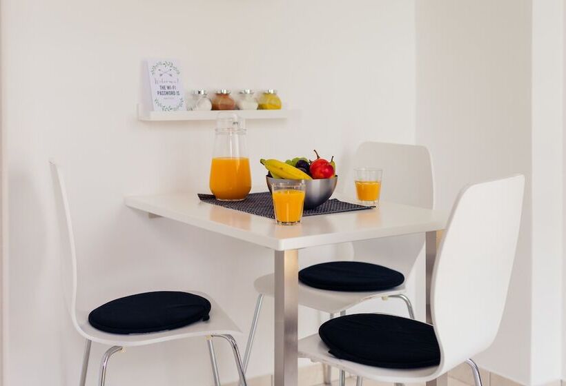 بنسيون Rooms & Apartments Karlo