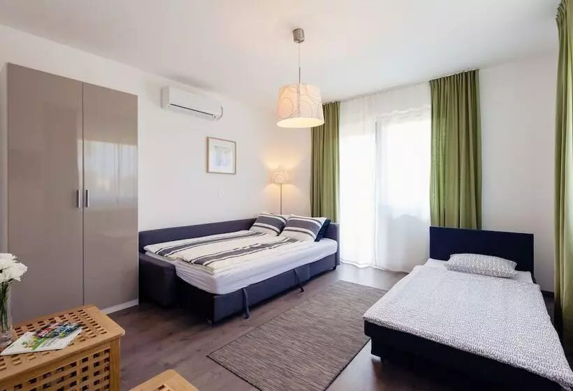 پانسیون Rooms & Apartments Karlo