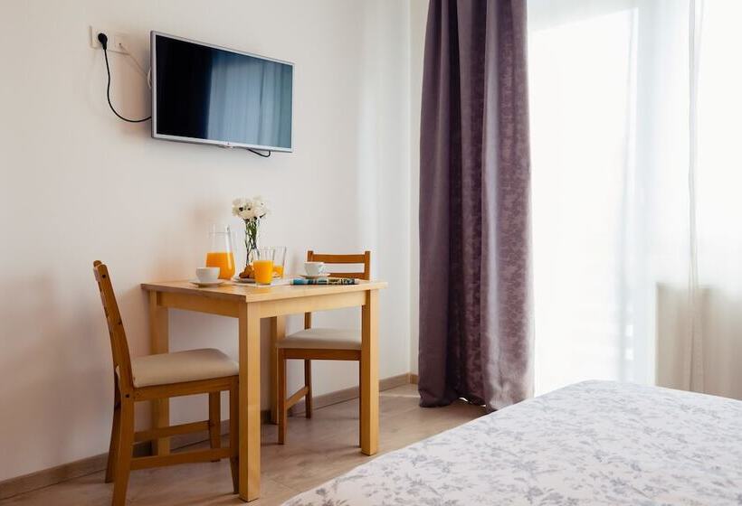 بنسيون Rooms & Apartments Karlo