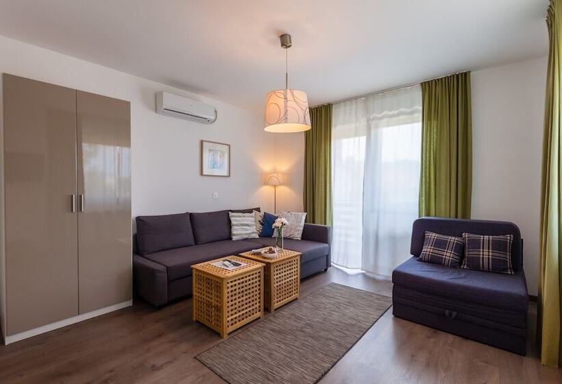 بنسيون Rooms & Apartments Karlo