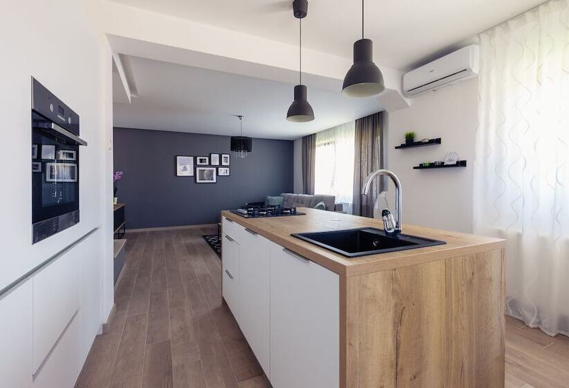 بنسيون Rooms & Apartments Karlo