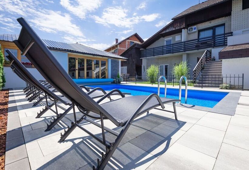 بنسيون Rooms & Apartments Karlo