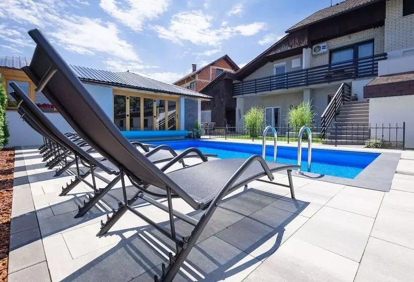 پانسیون Rooms & Apartments Karlo