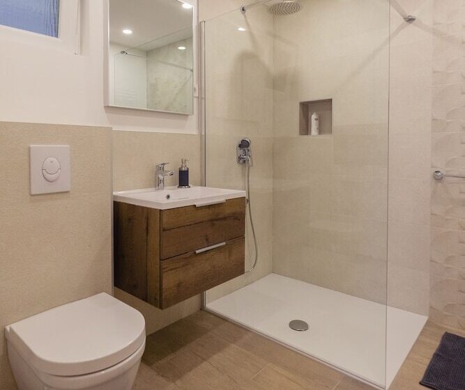 بنسيون Rooms & Apartments Karlo