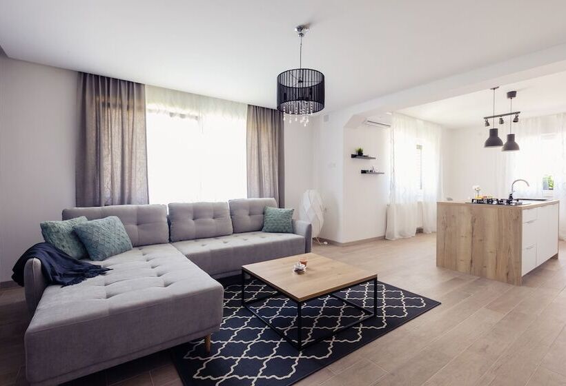 بنسيون Rooms & Apartments Karlo