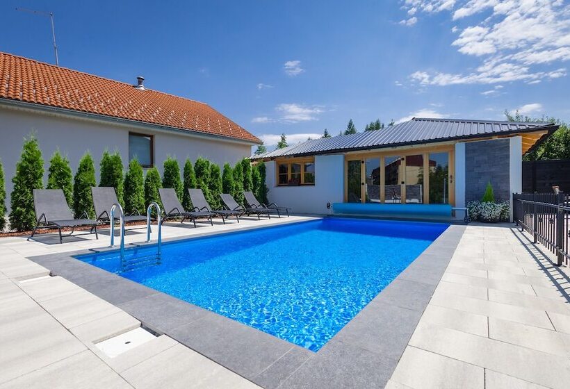 بنسيون Rooms & Apartments Karlo