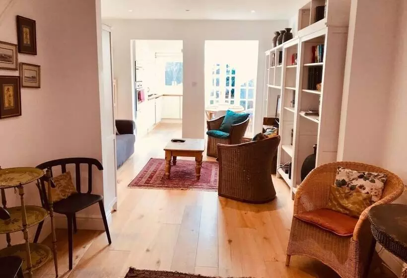 The Old Bookbinders Retreat