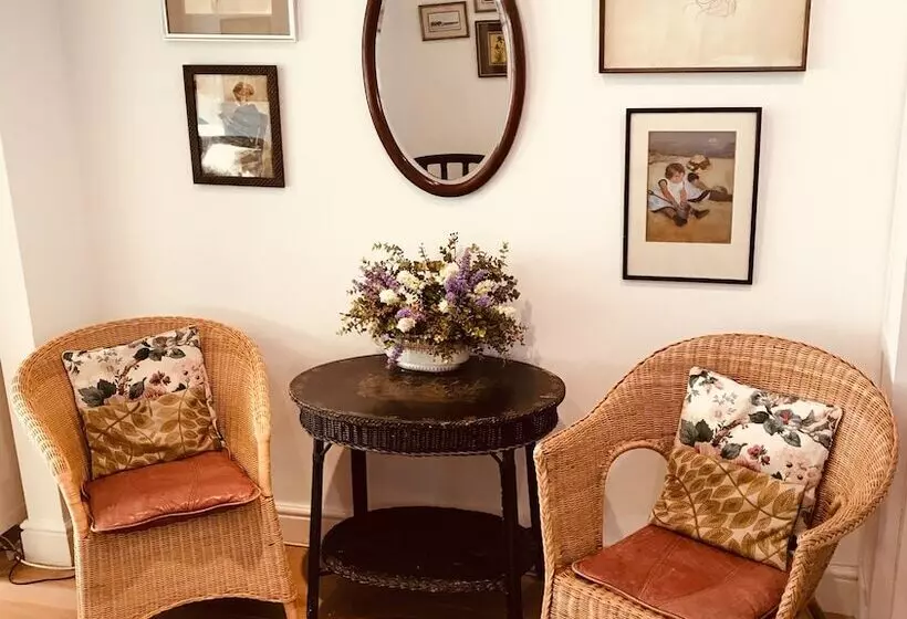 The Old Bookbinders Retreat