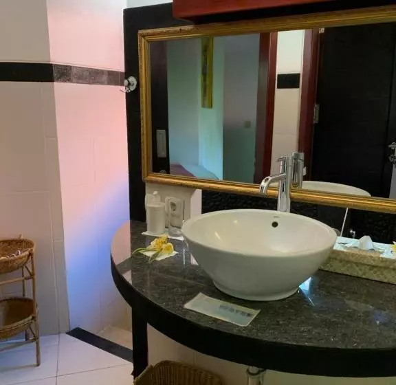 ホテル Teluk Karang Dive & Spa Resort