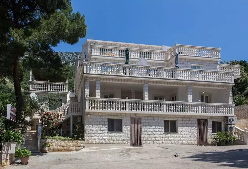 Apartments Villa Dingac   Borak