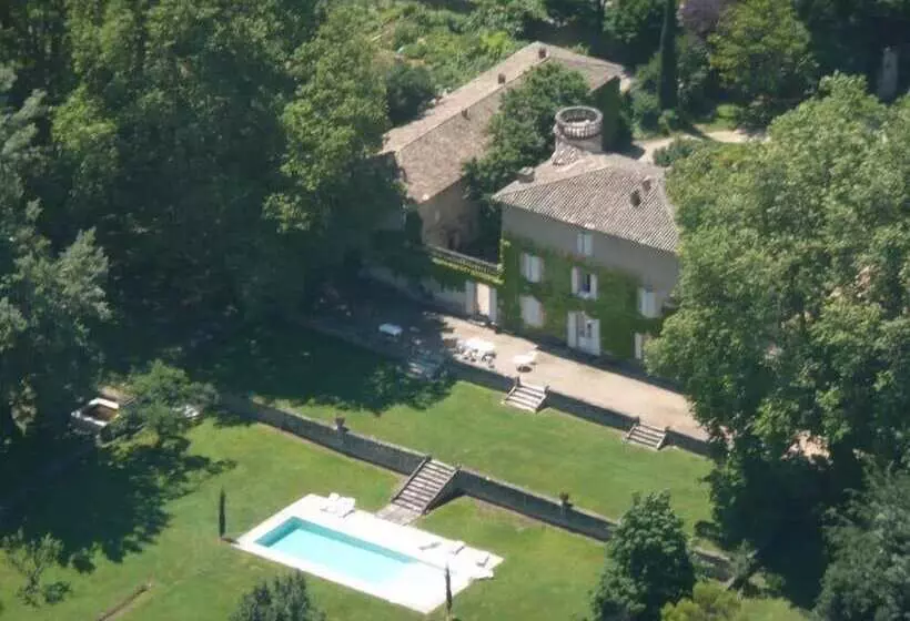 Aamiaismajoitus (B&B) Domaine De Lamartine