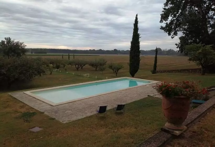 Aamiaismajoitus (B&B) Domaine De Lamartine