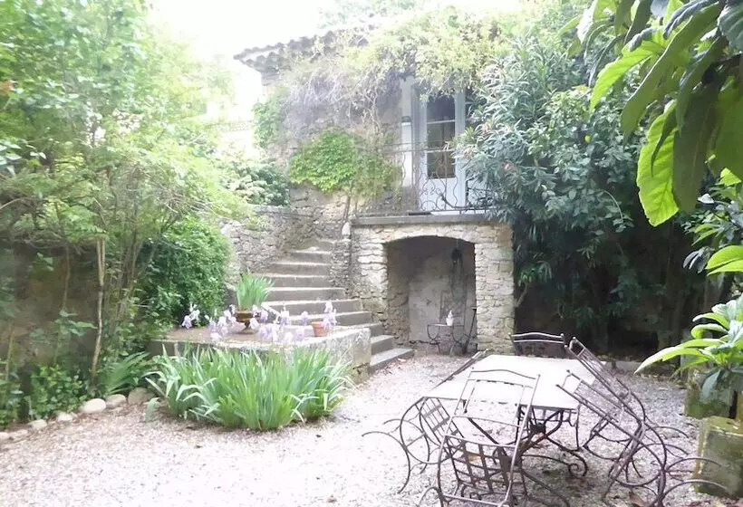 Aamiaismajoitus (B&B) Domaine De Lamartine