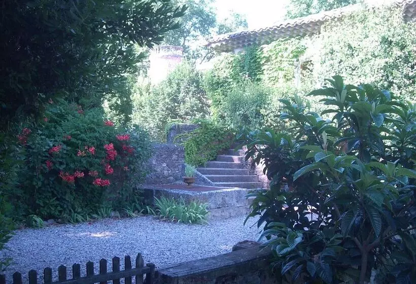 Aamiaismajoitus (B&B) Domaine De Lamartine