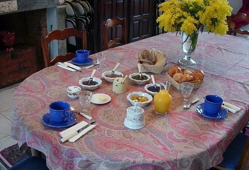 Aamiaismajoitus (B&B) Domaine De Lamartine