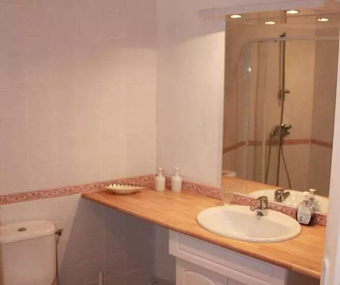 Aamiaismajoitus (B&B) Domaine De Lamartine