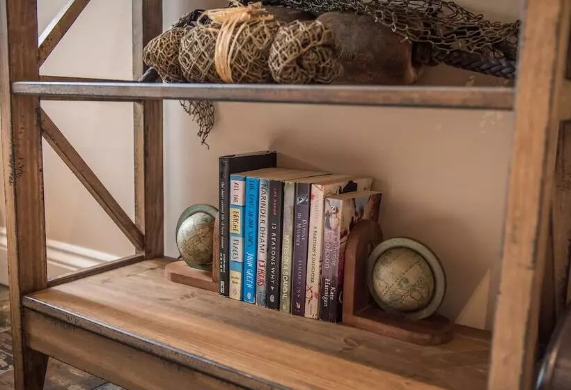 Charlestown Retreat Apartment