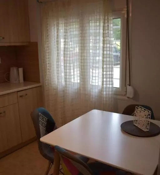Cozy Apartment In Central Athens