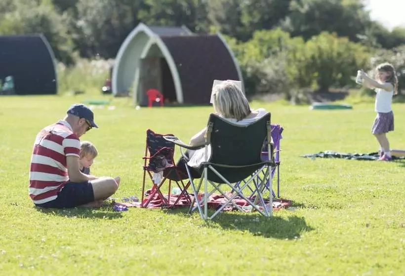 هتل Camping Pod Near Lakecampsite