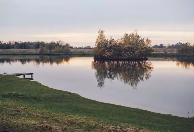 هتل Camping Pod Near Lakecampsite