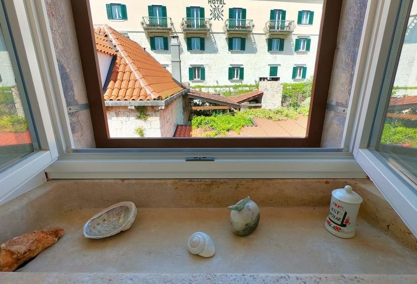 Novak Bonaparte   Hvar City Center