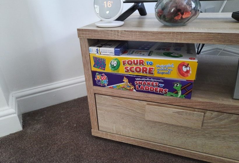 2br Dean House Kitchen Dog Friendly Parking Fast Wifi