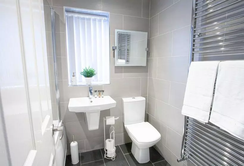 2br Dean House Kitchen Dog Friendly Parking Fast Wifi