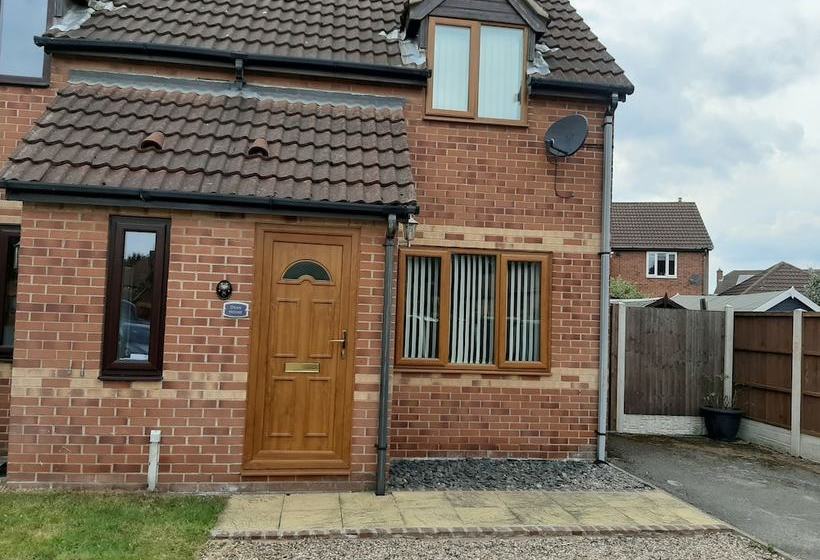 2br Dean House Kitchen Dog Friendly Parking Fast Wifi