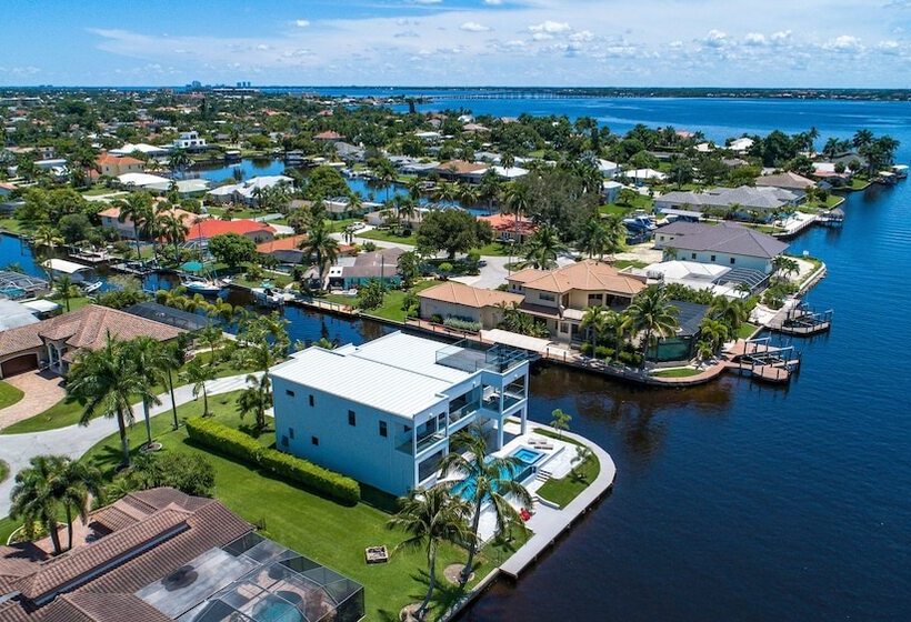 Villa Cosmopolitan By Vacationhit