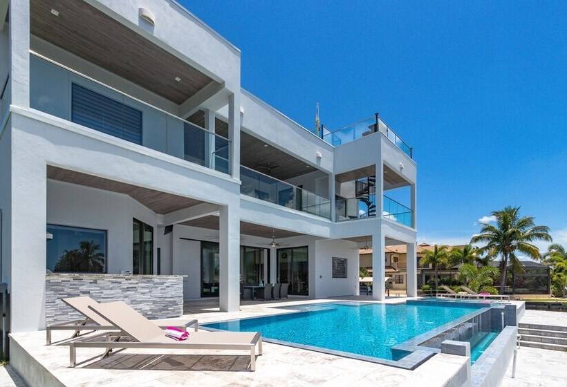 Villa Cosmopolitan By Vacationhit