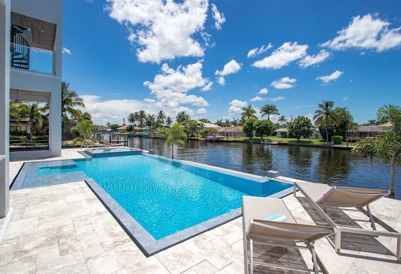 Villa Cosmopolitan By Vacationhit