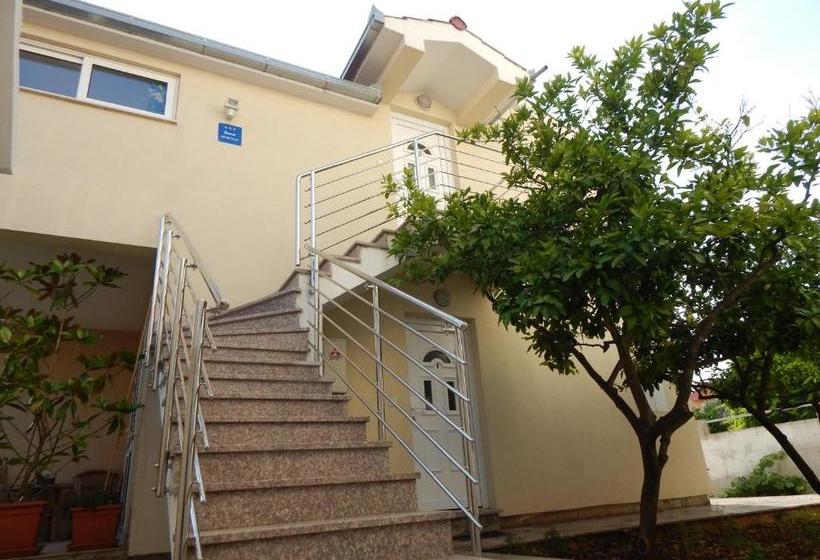 Holiday House Mastrinka