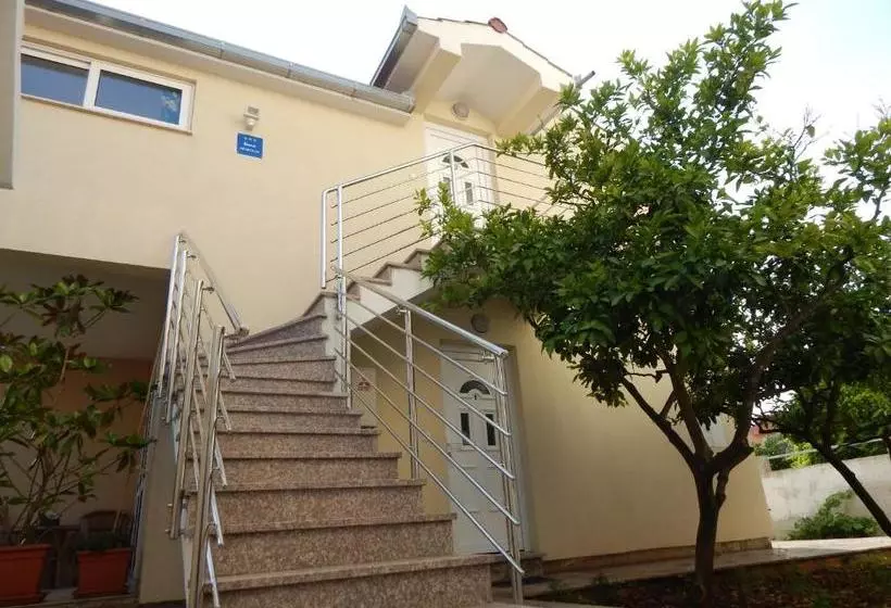 Holiday House Mastrinka