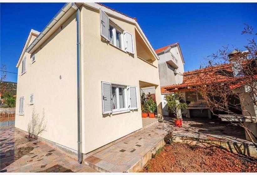 Holiday House Mastrinka