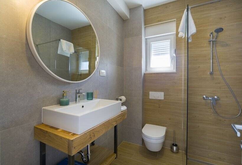 بنسيون Guest House Bulli