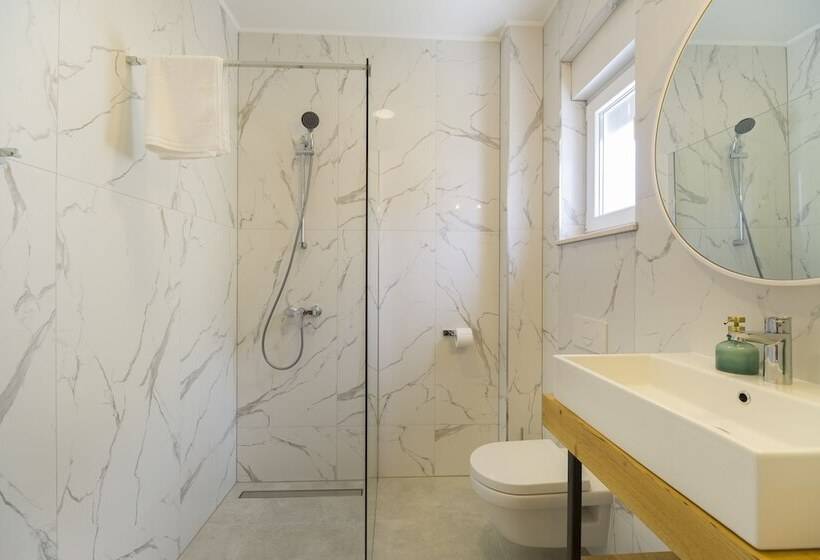 بنسيون Guest House Bulli