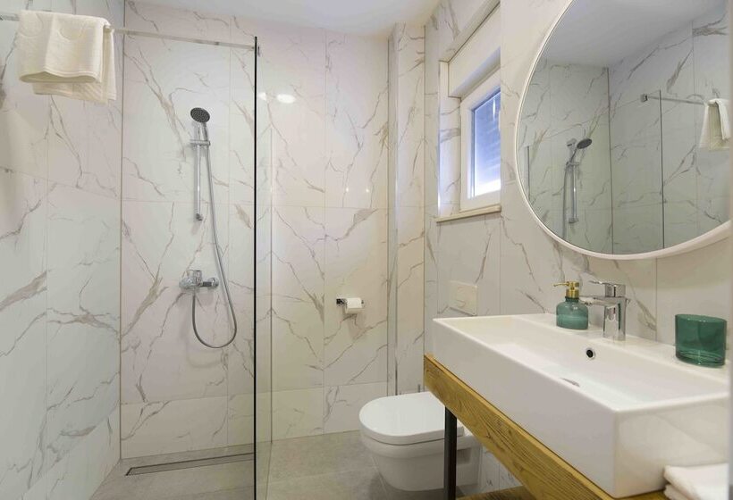 بنسيون Guest House Bulli