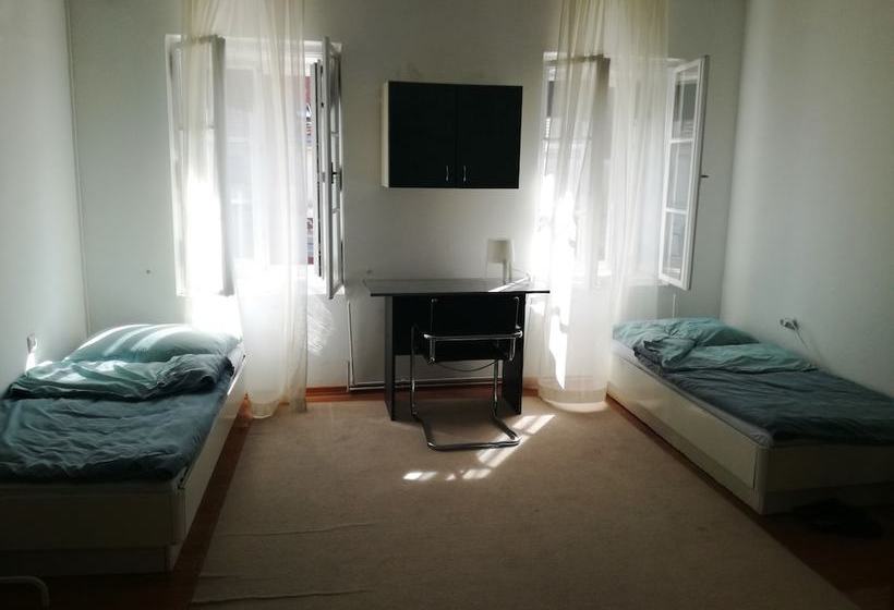 Пансион Rooms 4 Rivers