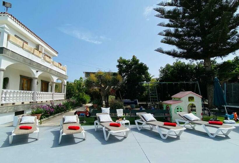 2 Apartments With Private Pool At Villa Diaz Aleman
