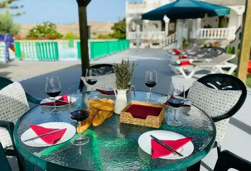 2 Apartments With Private Pool At Villa Diaz Aleman