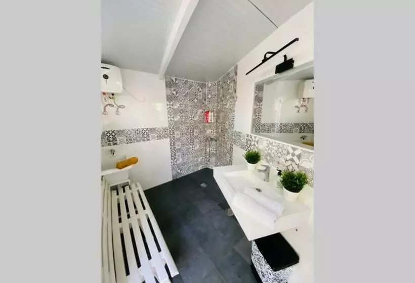 2 Apartments With Private Pool At Villa Diaz Aleman