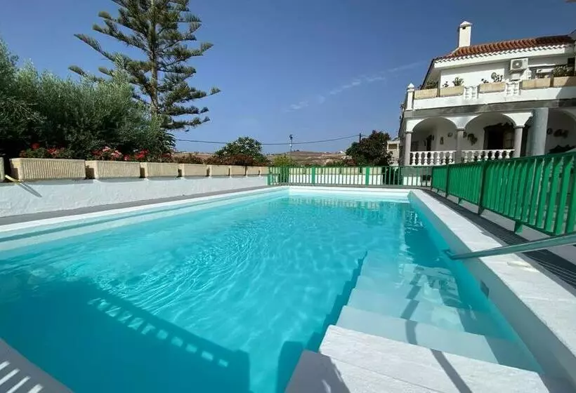 2 Apartments With Private Pool At Villa Diaz Aleman