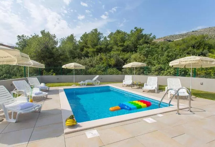 Villa Honey