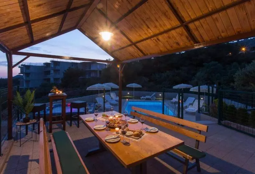 Villa Honey