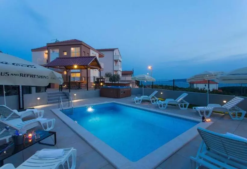 Villa Honey