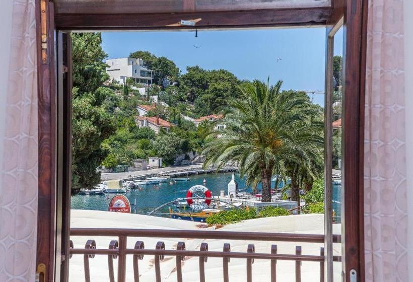 Apartments And Rooms Drpić