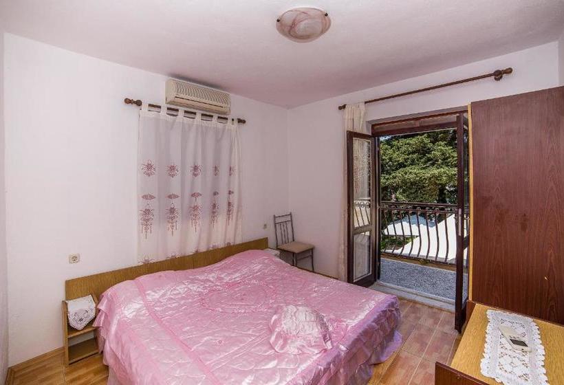 Apartments And Rooms Drpić