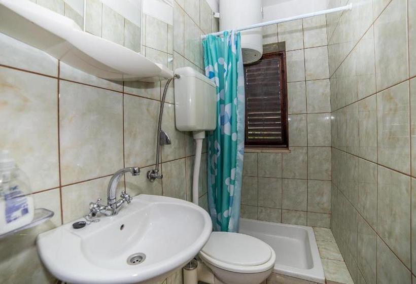 Apartments And Rooms Drpić