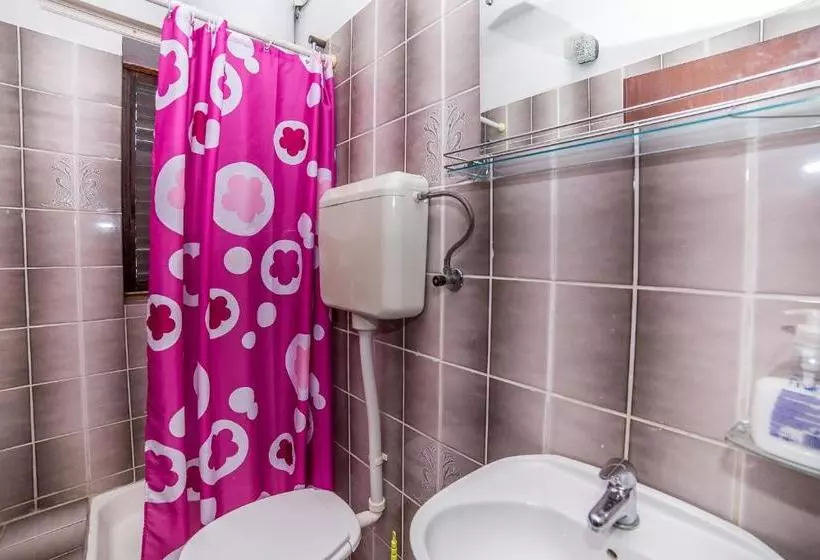 Apartments And Rooms Drpić