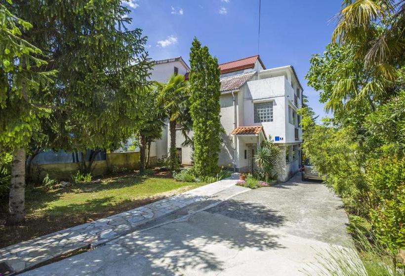 Apartment Laurus / Two Bedrooms A1